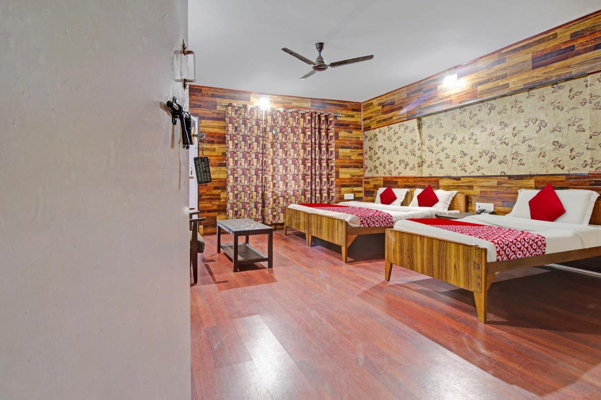 Hotel Ab-I-Hayat Srinagar  Bagian luar foto