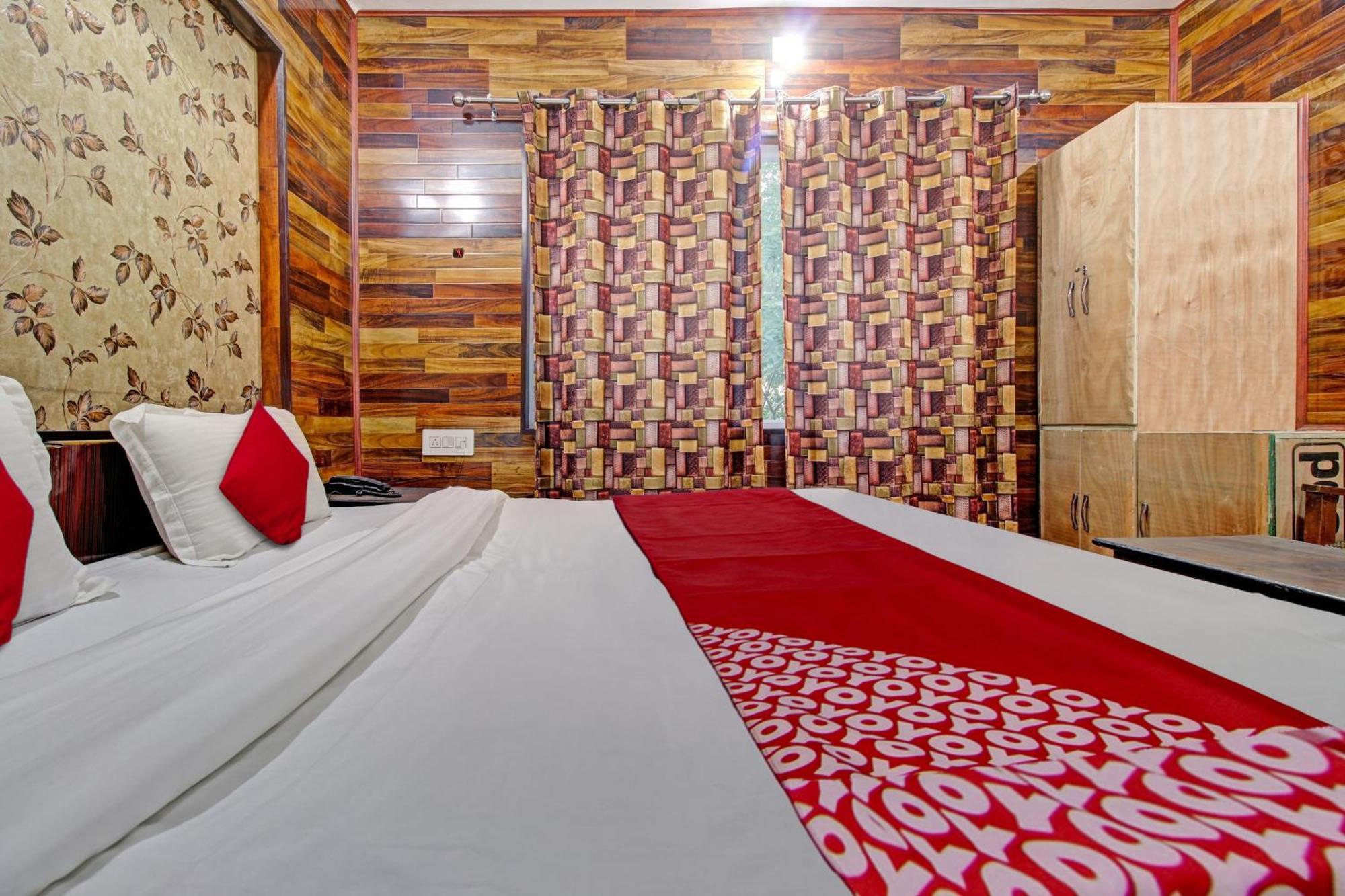 Hotel Ab-I-Hayat Srinagar  Bagian luar foto